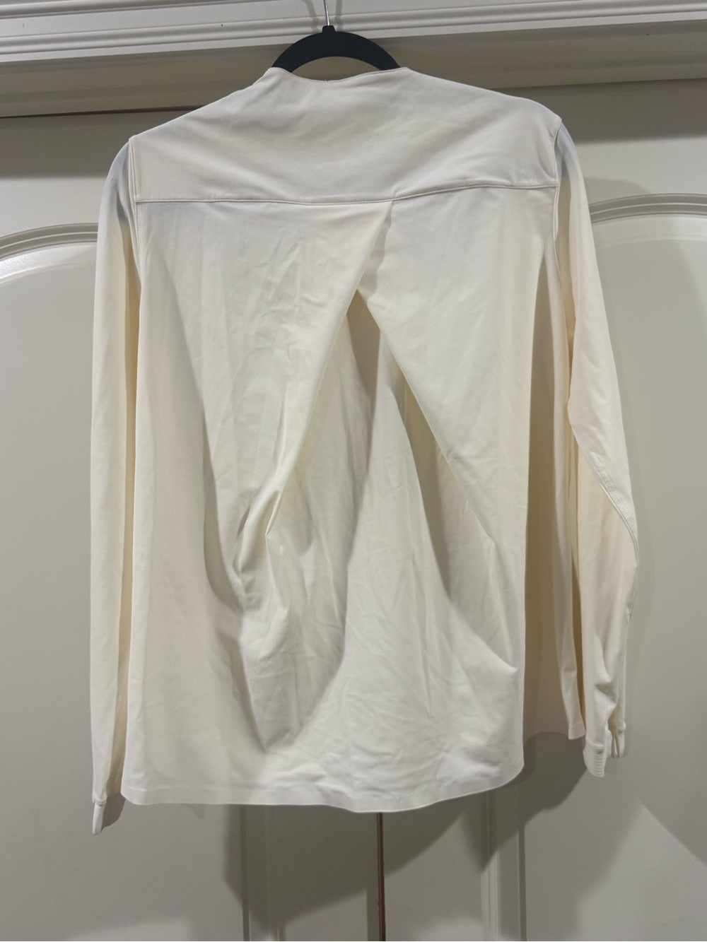 lululemon athletica Women’s Cream Long-Sleeve Shirt Solo Blouse NWT size 8 - Picture 3 of 6